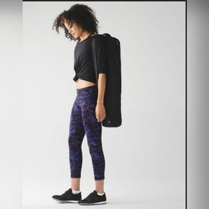 Lululemon Leggings. Wunder Under Crop Camouflage Purple and Black. Size 4